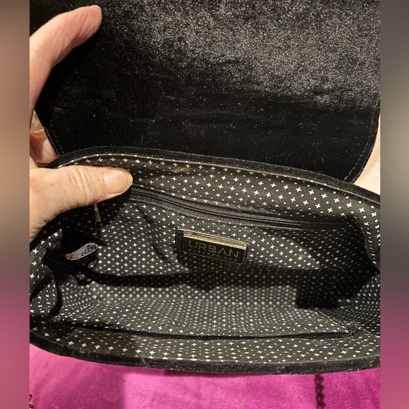 Urban Expressions Black Velvet Crossbody Purse. Quilted w/Gold Studs & Chain. - Picture 4 of 6